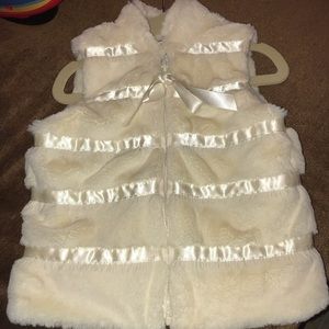 ❤️Toddler girls American Widgeon faux fur vest❤️